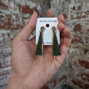 NWT Green Triangle & Gold Dangle Fashion Earrings